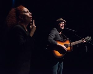 Ami Yares performing an interactive song with ASL interpretation by HandsUp